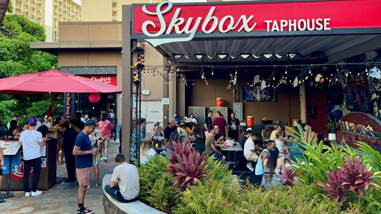 Best Happy Hour in Waikiki: Skybox Specials, Hours & What to Order