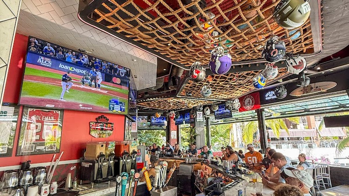 Where to Watch Baseball in Waikiki: MLB at Skybox Taphouse